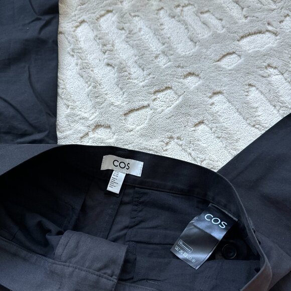 COS TAPERED PLEATED TWILL CHINOS - Picture 2 of 2